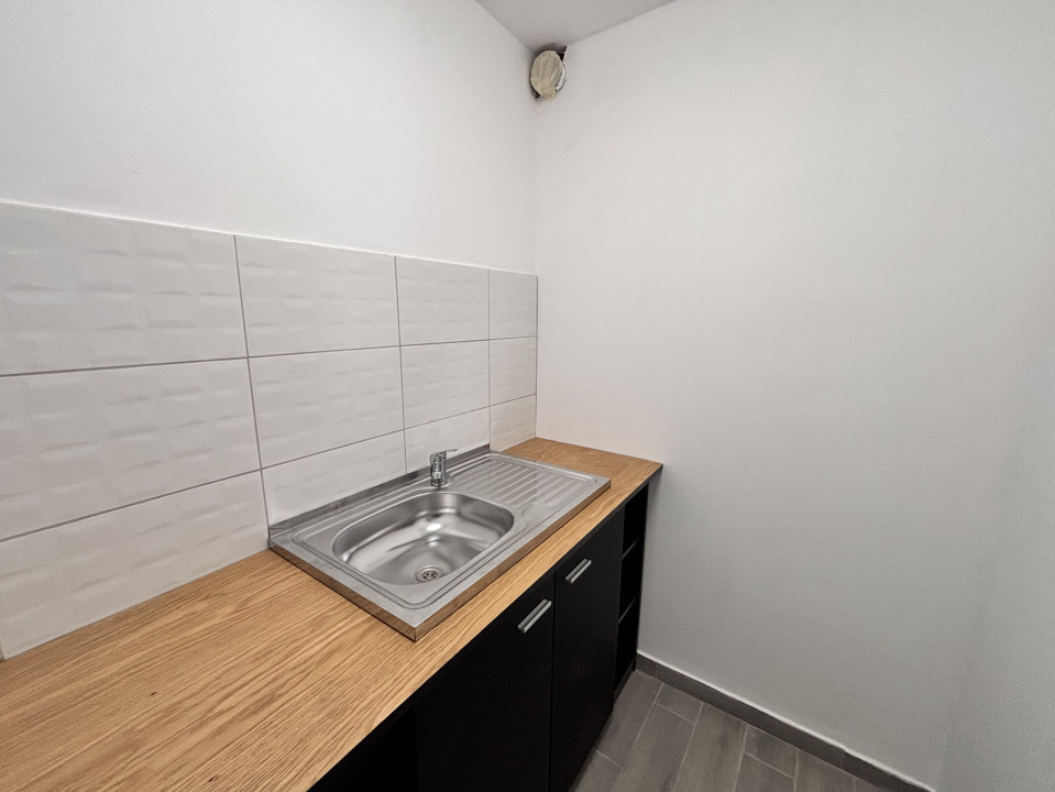 OPORTUNITATE! Garsonieră de vânzare, zonă centrală, sub prețul pieței!