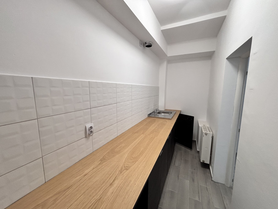 OPORTUNITATE! Garsonieră de vânzare, centrală, recent renovată!
