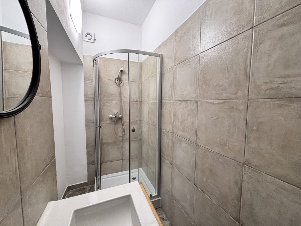 OPORTUNITATE! Garsonieră de vânzare, centrală, recent renovată!