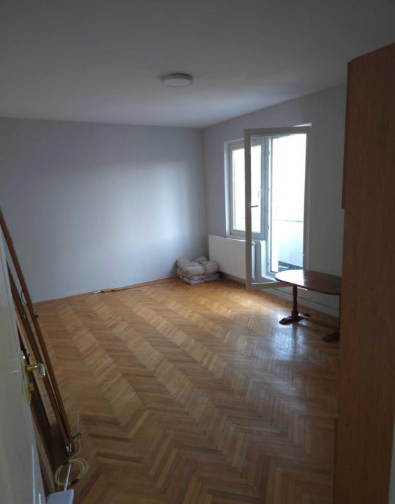 Apartament, Recent Renovat, cu 2 camere de Vânzare în zona Unirii!
