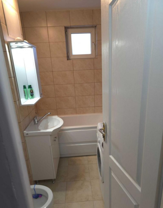 Apartament, Recent Renovat, cu 2 camere de Vânzare în zona Unirii!